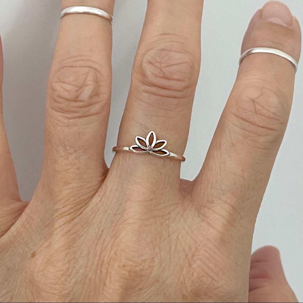 Sterling Silver Tiny Lotus Ring, Dainty Ring - Picture 2 of 15